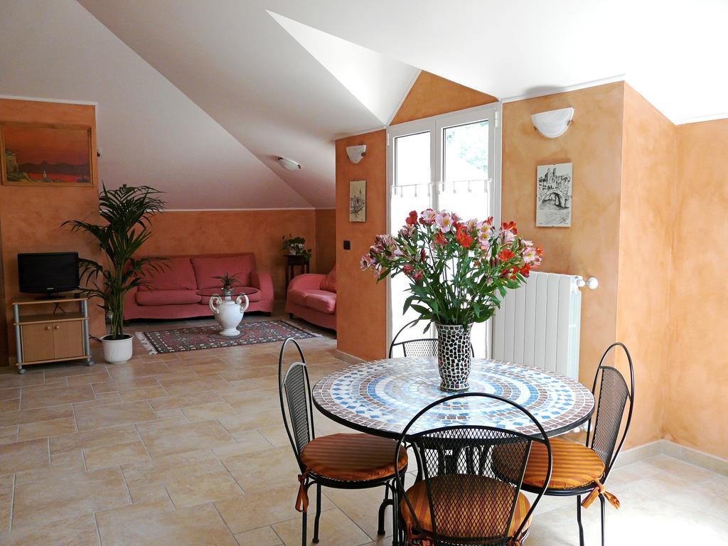 L'Albicocco Apartment Dolceacqua Bilik gambar